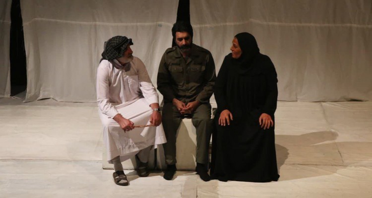  اجرای نمایش «رُبابه در رَبّاب» همزمان با هفته دفاع مقدس در کاشان